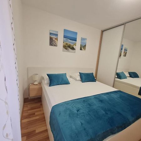 Apartman "Flower Garden" Ražanac Exteriör bild