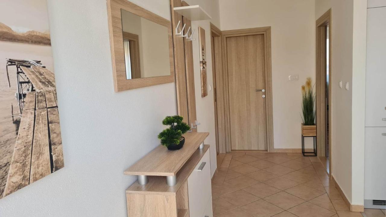 Apartman "Flower Garden" Ražanac Exteriör bild