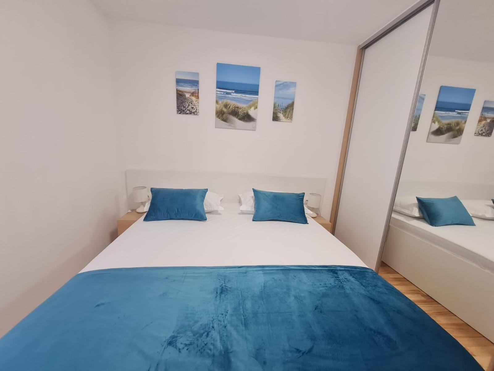 Apartman "Flower Garden" Ražanac Exteriör bild